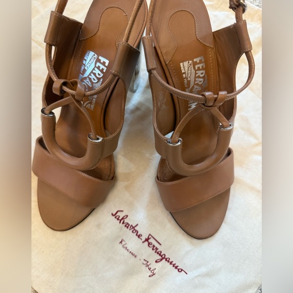 Salvatore Ferragamo Leather Galilea Sandals Block Heel Size 7.5 w/ Dust Bag - Picture 3 of 11